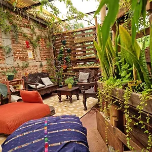  Habitación en casa particular Turistas Zona 4, Rodeada De Restaurantes, Bares Y Lugares De Interes